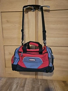Jeep 18" Reisetasche Fitnessstudio Sport Wochenende Seesack Reisetasche - Bild 1 von 9