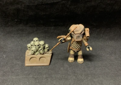 Figura Mezco: Mez-Itz - City PREDATOR 3" con soporte Foto 1 de 3