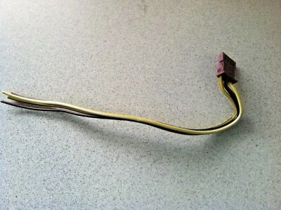 BMW 750i 750Li E65 E66 2005-2008 ~ tapón de luz de tapa de maletero trasero izquierdo ~ pieza OEM Foto 1 de 3