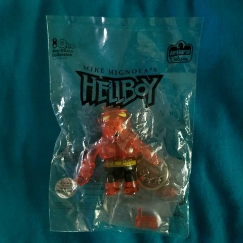 NEW SEALED Mike Mignola Hellboy SDCC Clear Translucent QEE Keychain 2006 Toy Cover