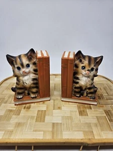 VTG Norleans Tabby Kitten Cat Sitting on Books Ceramic Book Ends, Japan '40-'50 - Picture 1 of 22
