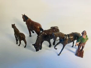 LEAD ANIMALS : Job lot 4 x Horses & Male Worker : Original Vintage (ref30) - Picture 1 of 6