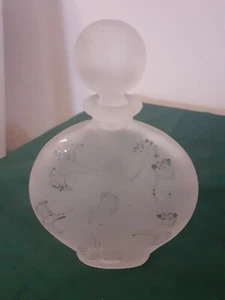 Frosted White Floral Pattern Scent Bottle - Picture 1 of 9