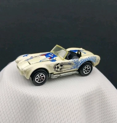 Balón de fútbol Hot Wheels Shelby blanco perla Cobra coche diecast 1982 ruedas de 7 radios  Foto 1 de 4