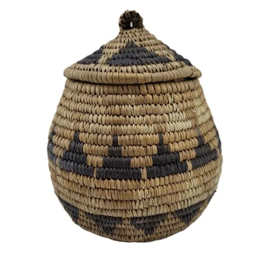 Cesta enrollada tribal tradicional africana zulú tejida a mano de colección con tapa de almacenamiento Foto 1 de 4