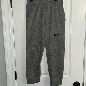Nike Jungen grau Dri Fit Active sportliche Jogginghose Größe L - Bild 1 von 3