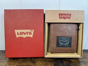 Portafoglio uomo Levi’s nuovo con scatola tasca frontale fermasoldi magnetico blocco RFID marrone - Foto 1 di 6