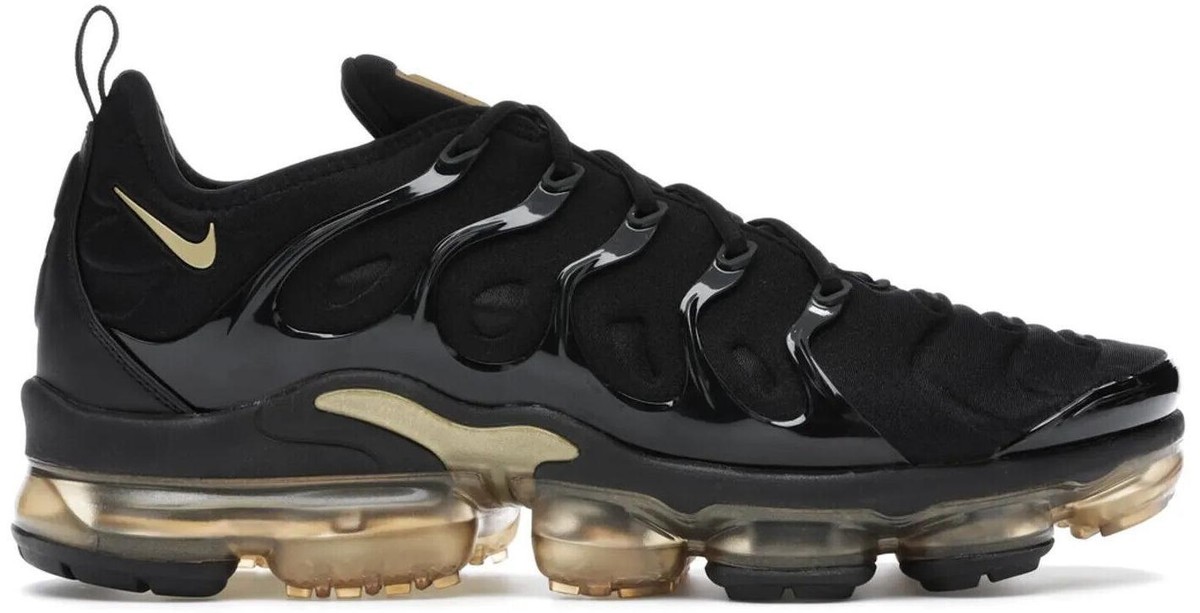 nike vapormax plus women's black and gold