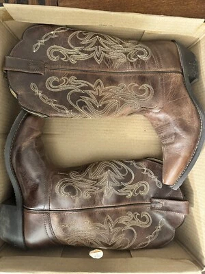 SMOKY MOUNTAIN WOMEN'S MADISON DISTRESSED BROWN WESTERN BOOTIES 6472. (SIZE 7) - Image 1 of 4