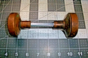 Perillas de puerta de latón redondas recuperadas de colección hermosa pátina-latón fundido-husillo nuevo - Imagen 1 de 9