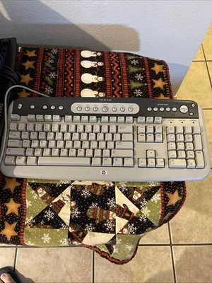 Vintage HP Internet Wired Computer Keyboard PN: 5187-0341 Model SK2560 - Image 1 of 2