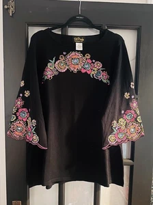 🩷Bob Mackie Wearable Art - 1X Schwarz Tunika Pullover Blumen Boho Glockenärmel - Bild 1 von 7