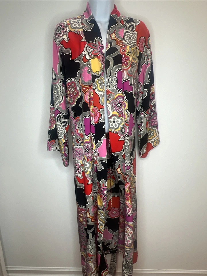 Bata manga kimono satinada floral Natori talla M Foto 1 de 4