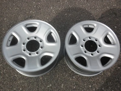 one 18" Dodge 2500 and 3500 rim 18 inches Dodge Ram 2500 wheel OEM silver steel - Image 1 of 4