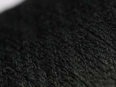 G28 (80€/kg) 1050g STELLA 55% SEIDE / 45% BAUMWOLLE SCHWARZ (60/2) Zwirn Garn - Bild 1 von 3