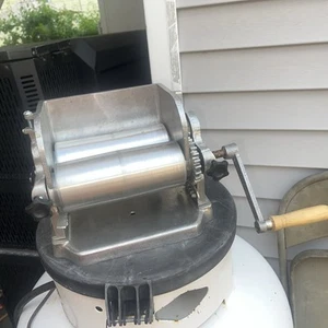 Made in Mexico Manual Corn Tortilla Maker GONZALEZ Maquina Tortilladora Aluminum - Picture 1 of 2