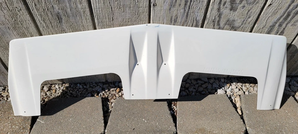 Visera de cabina redonda FE1 NOS Ford Escort 1980 1981 82 83 84 Foto 1 de 4