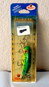Mann's Model 35 Crankbait Lure - Double Stamped - Fire Shad - Double Stamped - Neu - Bild 1 von 3