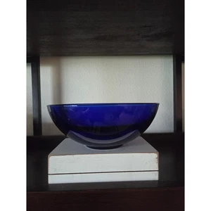 Vintage Cobalt Blue Glass Bowl – 8" Wide Unmarked Deep Sapphire Decor Retro - Picture 1 of 6