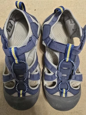 Keen Venus H2 Boys Blue Hiking Water Shoes Size 3 Closed Toe Summer Beach - Image 1 of 4