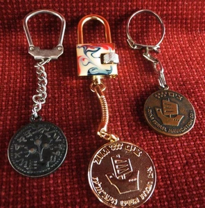 ISRAEL 3 KEYCHAINS KEY HOLDERS ZIM NAVIGATION CO. - Picture 1 of 2
