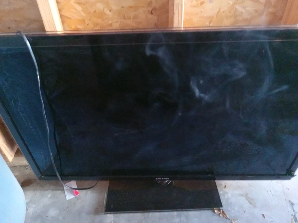 42" Samsung Smart Tv - Image 1 of 4