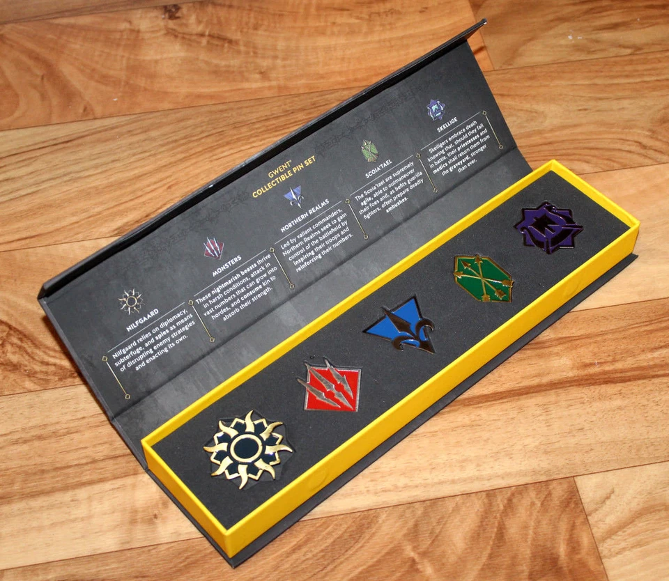 Juego de 3 cartas de baraja Gwent The Witcher juego de prendedores coleccionables de Gamescom 2017 Foto 1 de 4