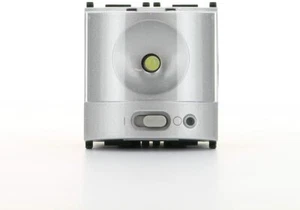 TORCIA A LED PORTATILE + PRESA RICARICA VIMAR PLANA SILVER 14395.SL - Bild 1 von 2