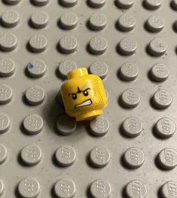 LEGO 8963 Set Mini Head No 560 Yellow Figure Heads And Masks 4542169 64880 - Image 1 of 2