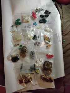 Vintage Buttons Lot - Picture 1 of 7
