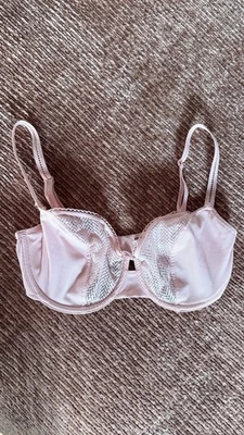 Sujetador de encaje sin forro Chantelle rosa ballet 32DD excelentes condiciones Foto 1 de 4