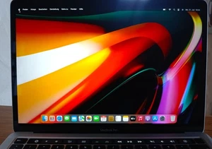 MacBook Pro 13'3, TouchBar, procesor M2, 500 GB SSD, 8 GB RAM, szary, 2022, TOP - Zdjęcie 1 z 15