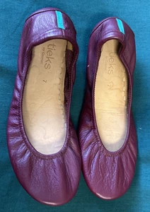 Tieks Christmas Red Flats Sz 7 Women’s - Picture 1 of 9