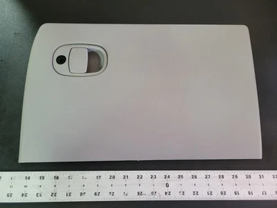 LT GRAY Glove Box Door Handle Latch BUICK RENDEZVOUS 2002-2007  - Image 1 of 4