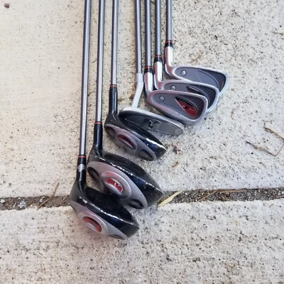 Набор для гольфа под правую руку Walter Hagen Jr. Series II вуд айроны паттер молодежный высота 46–50 дюймов - Изображение 1 из 4