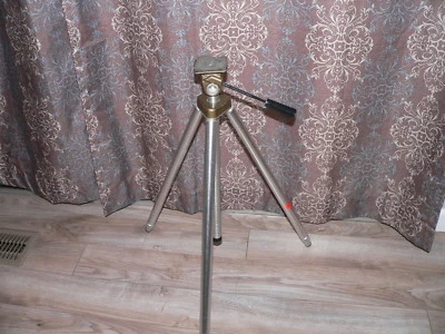 Vintage Quickset Lightweight Elevator Camera Tripod 23"-54"~Made in USA - Image 1 of 4