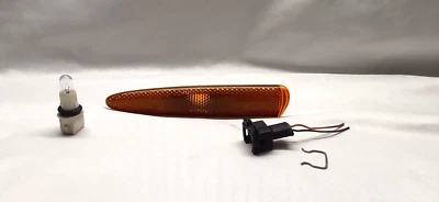 2002 - 2008 JAGUAR X-TYPE DRIVER SIDE MARKER LIGHT REPAIR KIT GENUINE JAGUAR - Image 1 of 4