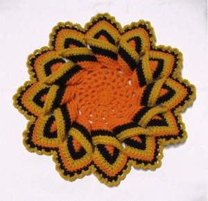 Halloween 12 Point Star Candle Mat Vase Doily 14.5" Crocheted Country Farmhouse - Picture 1 of 2