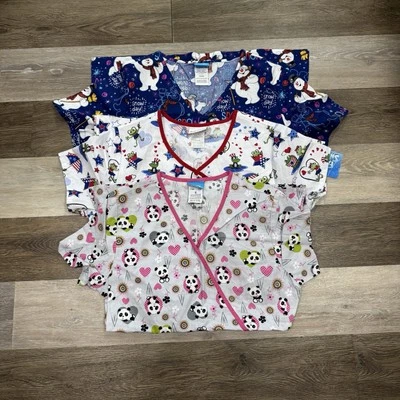 3 Scrub Tops Womens Sz Small Scrubstar Patriotic Frogs HQ Pandas Frosty Snowman - Image 1 of 4