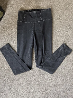 Leggings suaves Aritzia Talula lavado ácido tiro alto, negros grises talla M Foto 1 de 4