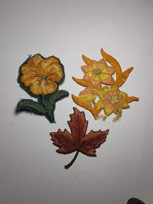 LOT OF 3: Vintage 70s Floral Patches - Image 1 of 4