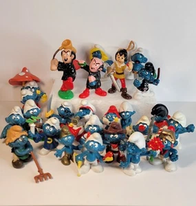 Vintage Schlumpf Figuren 25 Stück Lot PVC Schlumpfine/Papa/Gargamel/Sport/Cowoboy/Surf - Bild 1 von 15