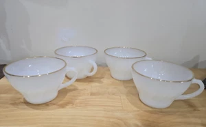 Set of 4 Anchor Hocking Fire King Suburbia Swirl White Milk Glass Cups - Imagen 1 de 5