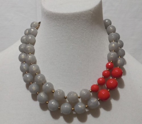 VETEMENTS Collana multifilo con perline rosse e grigie 20"