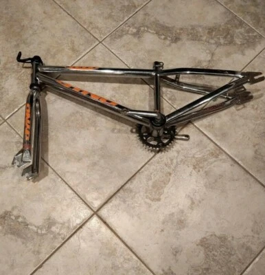 GT Dyno Blaze Freestyle Race 90s Mid School Retro Chrome BMX Frame - Image 1 of 4