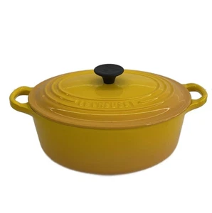 Casseruola Le Creuset Cocotte Ovale 23cm 2-3/4qt 9" Giallo Digione Ghisa - Foto 1 di 4
