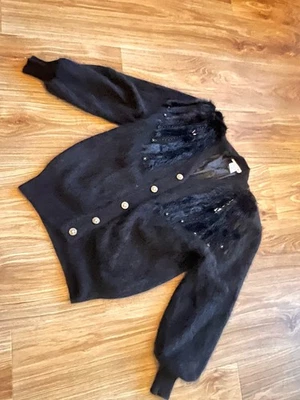 Suéter feminino vintage anos 80 cabelo angorá coelho preto cardigã miçangas botão médio - Imagem 1 de 4