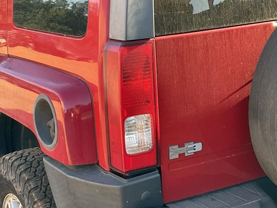 Luz trasera izquierda para conductor SUV compatible con 06-10 HUMMER H3 5088581 Foto 1 de 1