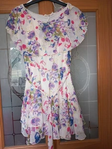Lovely Ladies Delicate Rise Dress Size 8 Excellent Condition - Picture 1 of 4