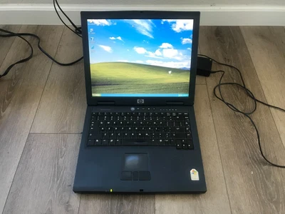 HP Pavilion xf235 14" AMD Duron 495MHzz 1.00GB RAM 20GB HDD Win XP Pro Foto 1 de 4